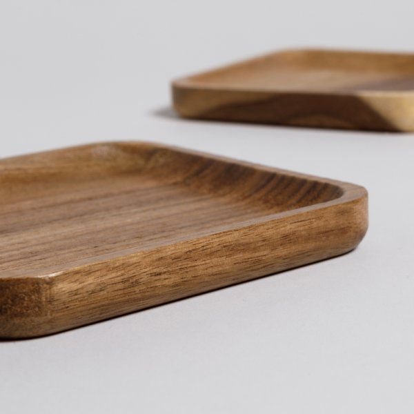 SET X 2 BANDEJITAS CUADRADAS DE ACACIA 12 CM