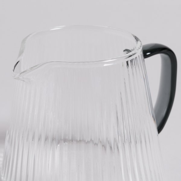 JARRA DE BOROSILICATO CON MANGO NEGRO 500 ML