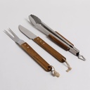 SET DE ASADO Y PINZA DE ACERO INOXIDABLE CON MADERA DE ACACIA VASSA HOME