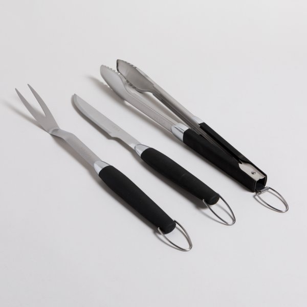 SET DE ASADO Y PINZA DE ACERO INOXIDABLE CON MANGO NEGRO VASSA HOME