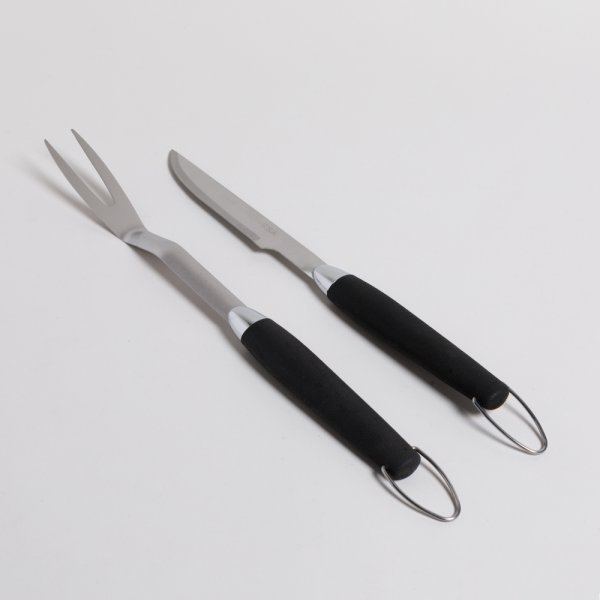 SET DE ASADO DE ACERO INOXIDABLE CON MANGO NEGRO VASSA HOME