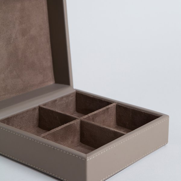 CAJA DE TE 4 DIVISIONES NAGPUR 17 CM VASSA HOME