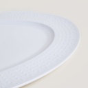 PLATO OVAL PORCELANA BLANCA DISEÑO ESPIGADO 40.5X29.5 CM