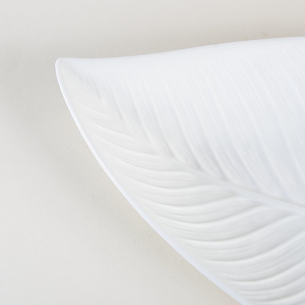 BANDEJA DE PORCELANA HOJA 45X21 CM