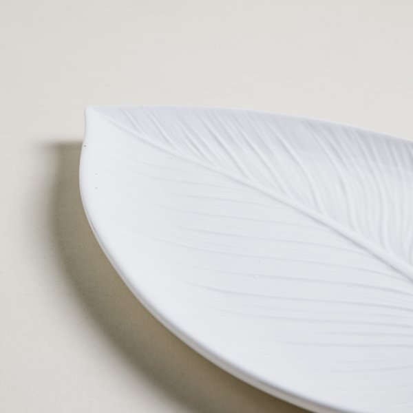 BANDEJA DE PORCELANA HOJA 27X19 CM