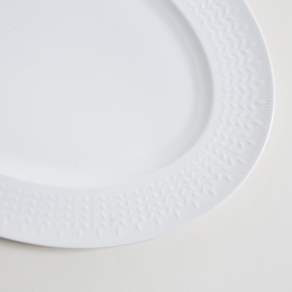 PLATO OVAL PORCELANA BLANCA DISEÑO ENCADENADO 40.5X29.7 CM