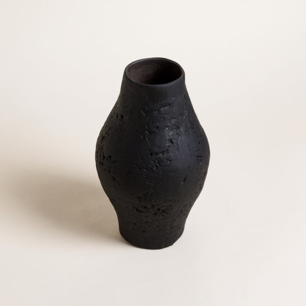 FLORERO ÁNFORA JHARI BLACK 27X16 CM