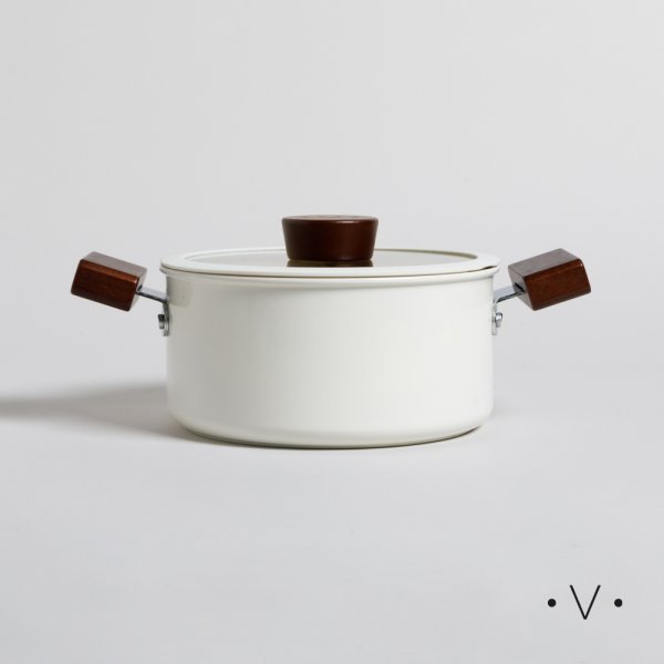 OLLA LUND ANTIADHERENTE TAPA DE VIDRIO Y ASAS DE MADERA 20 CM VASSA HOME