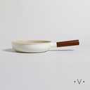 SARTEN LUND ANTIADHERENTE CON MANGO DE MADERA 24 CM VASSA HOME