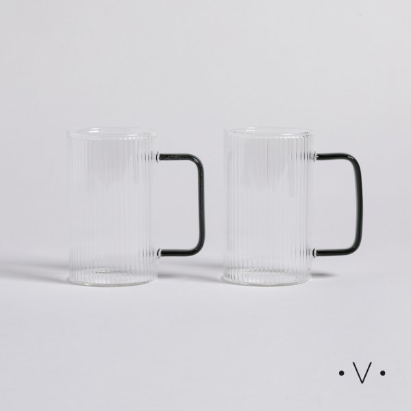 [4113437] SET X 2 MUGS DE BOROSILICATO CON MANGO NEGRO 220 ML VASSA HOME