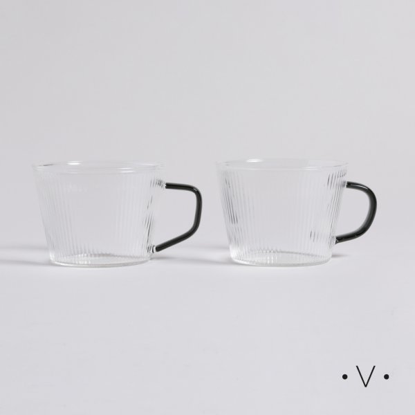 [4113438] SET X 2 MUGS DE BOROSILICATO CON MANGO NEGRO 110 ML VASSA HOME