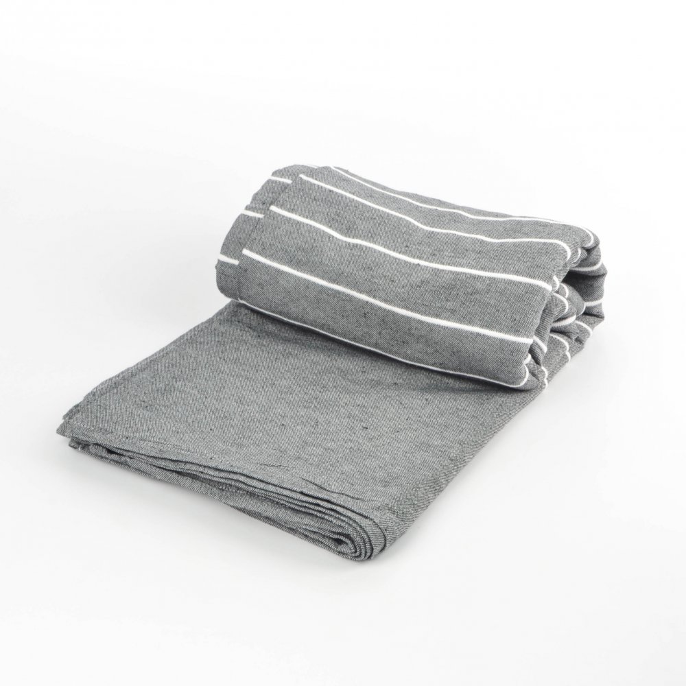 CUBRECAMA 225 X 260 CM GRIS CON RAYAS BLANCAS