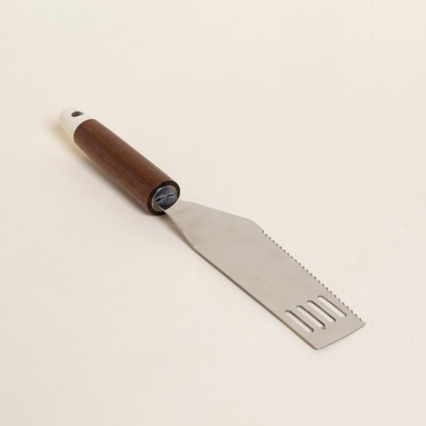 ESPATULA SERRUCHO CON MANGO DE MADERA DE ACACIA
