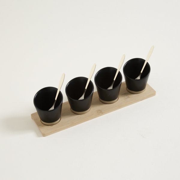 SET X 4 COPETINEROS DE PORCELANA NEGRA BASE BAMBOO