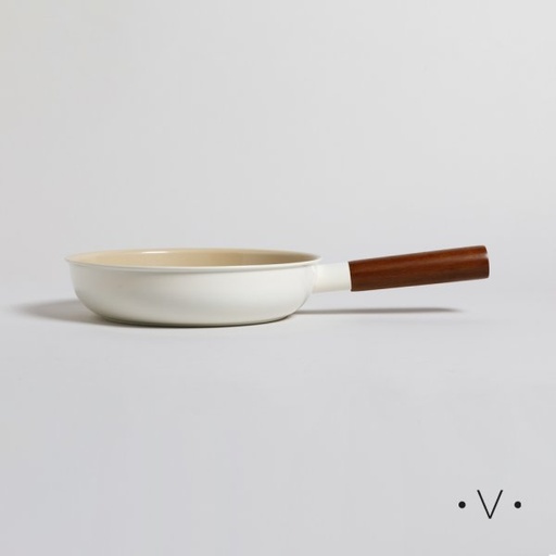 [4112911] SARTEN LUND ANTIADHERENTE CON MANGO DE MADERA 24 CM VASSA HOME