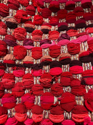 [380001] ALFOMBRA ALGODON 120X180 CM C/APLIQUES ROJA