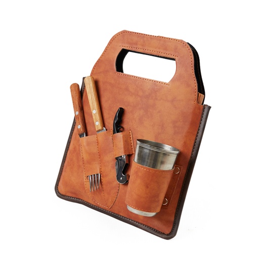 [410134] PORTA TABLITA ASADO X 1 C/ACC CUADRADO CARAMELO  MATERIALES: ECOCUERO TRICAPA Y MADERA LEUKA COMPENSADA CURADA E IMPERMEABILIZADA CON OLEO VEGETAL.